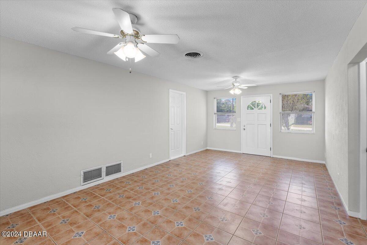 294 Farmbrook Road Port Orange, FL 32127 - Photo 16 of 64 35-294 Farmbrook (35 of 65)