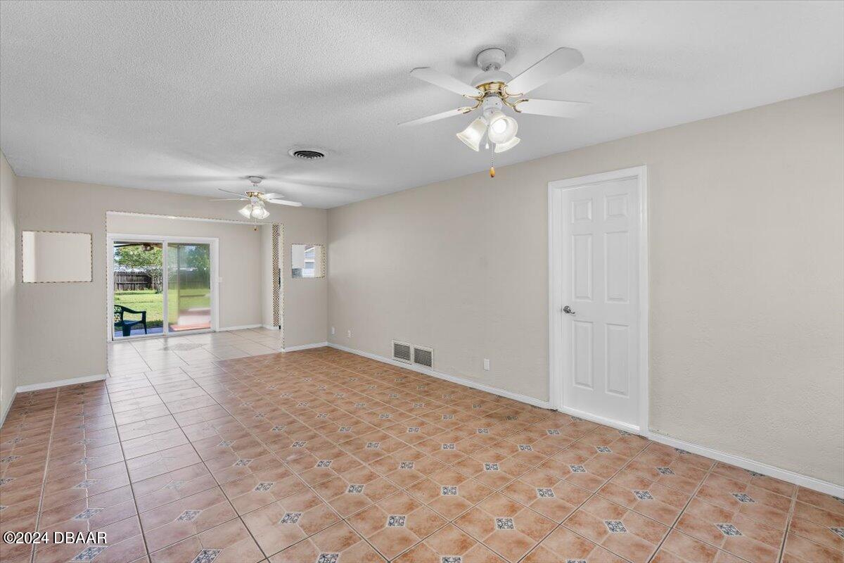 294 Farmbrook Road Port Orange, FL 32127 - Photo 17 of 64 50-294 Farmbrook (50 of 65)