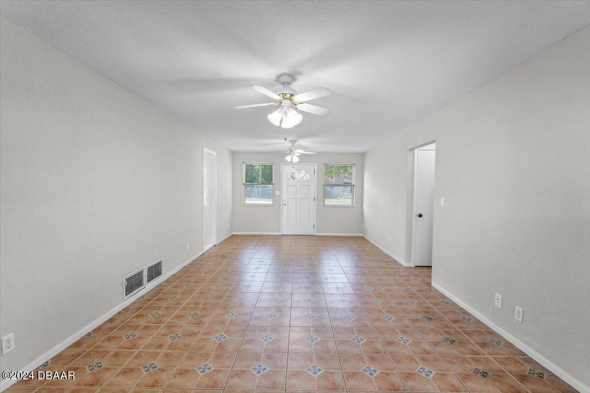 294 Farmbrook Road Port Orange, FL 32127 - Photo 6 of 64 34-294 Farmbrook (34 of 65)