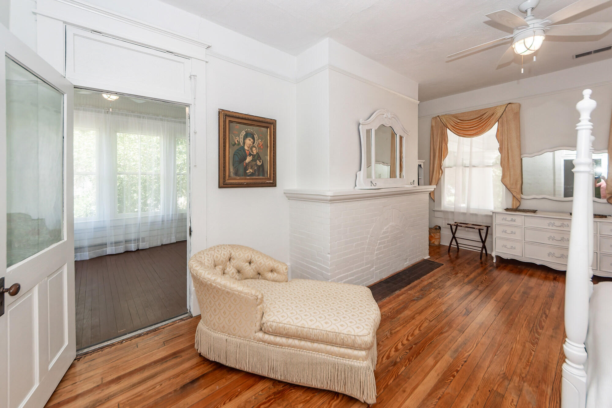 458 Hampton Street Walterboro, SC 29488 - Photo 6 of 41 89