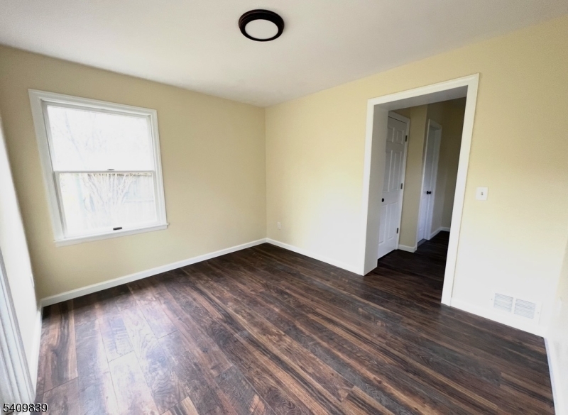 71 Wishing Well Road Hamburg, NJ 07419 - Photo 12 of 17