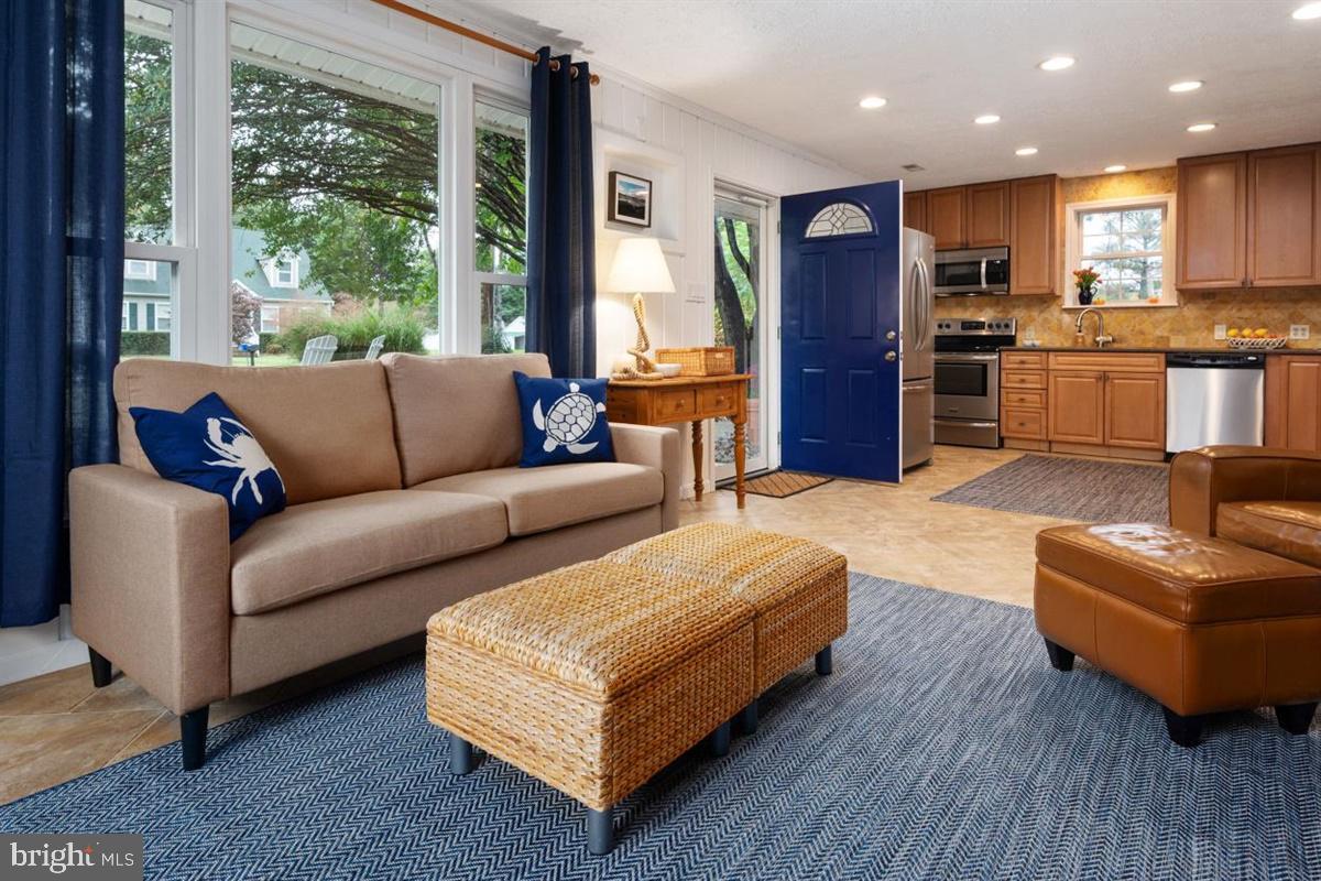 335 Tennessee Road Stevensville, MD 21666 - Photo 12 of 34 Integrated Living, Dining and Culinary Areas