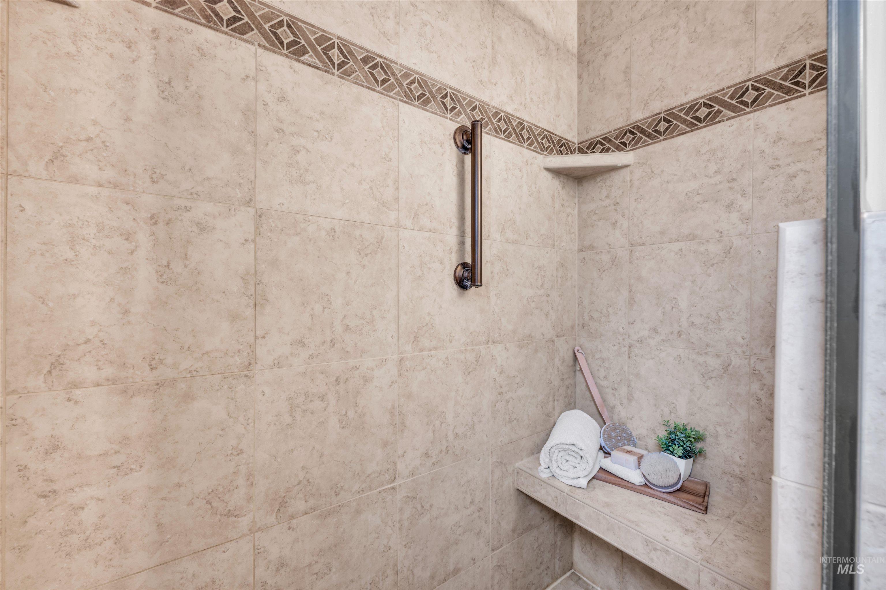 120 South Locust Street Nampa, ID 83686 - Photo 13 of 32 Bathroom with a tile shower