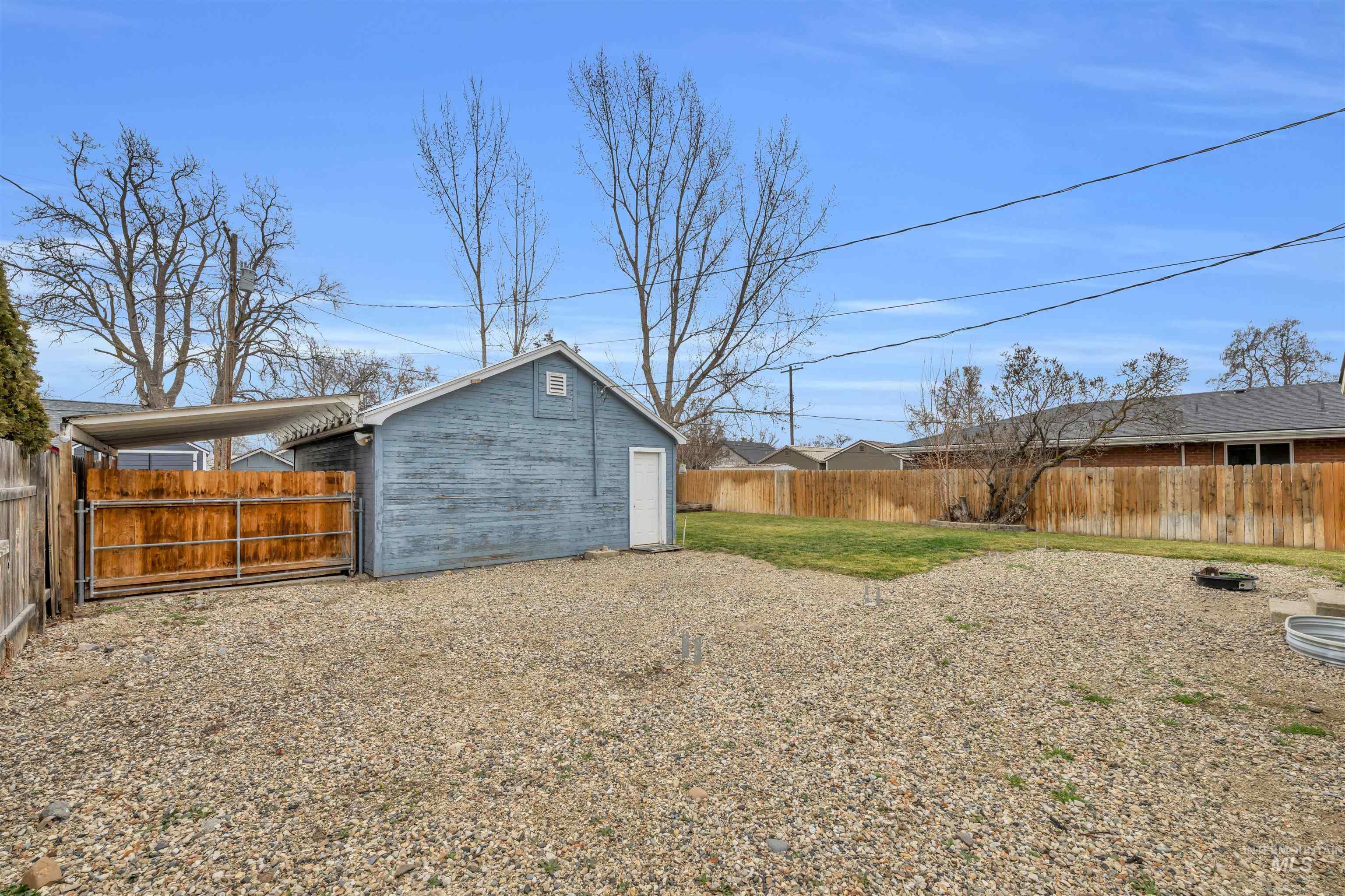 120 South Locust Street Nampa, ID 83686 - Photo 23 of 32 View of fenced backyard