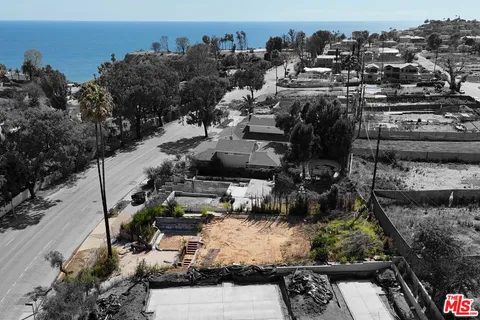 $1,599,000 | 16827 Sunset Boulevard, Pacific Palisades, CA 90272