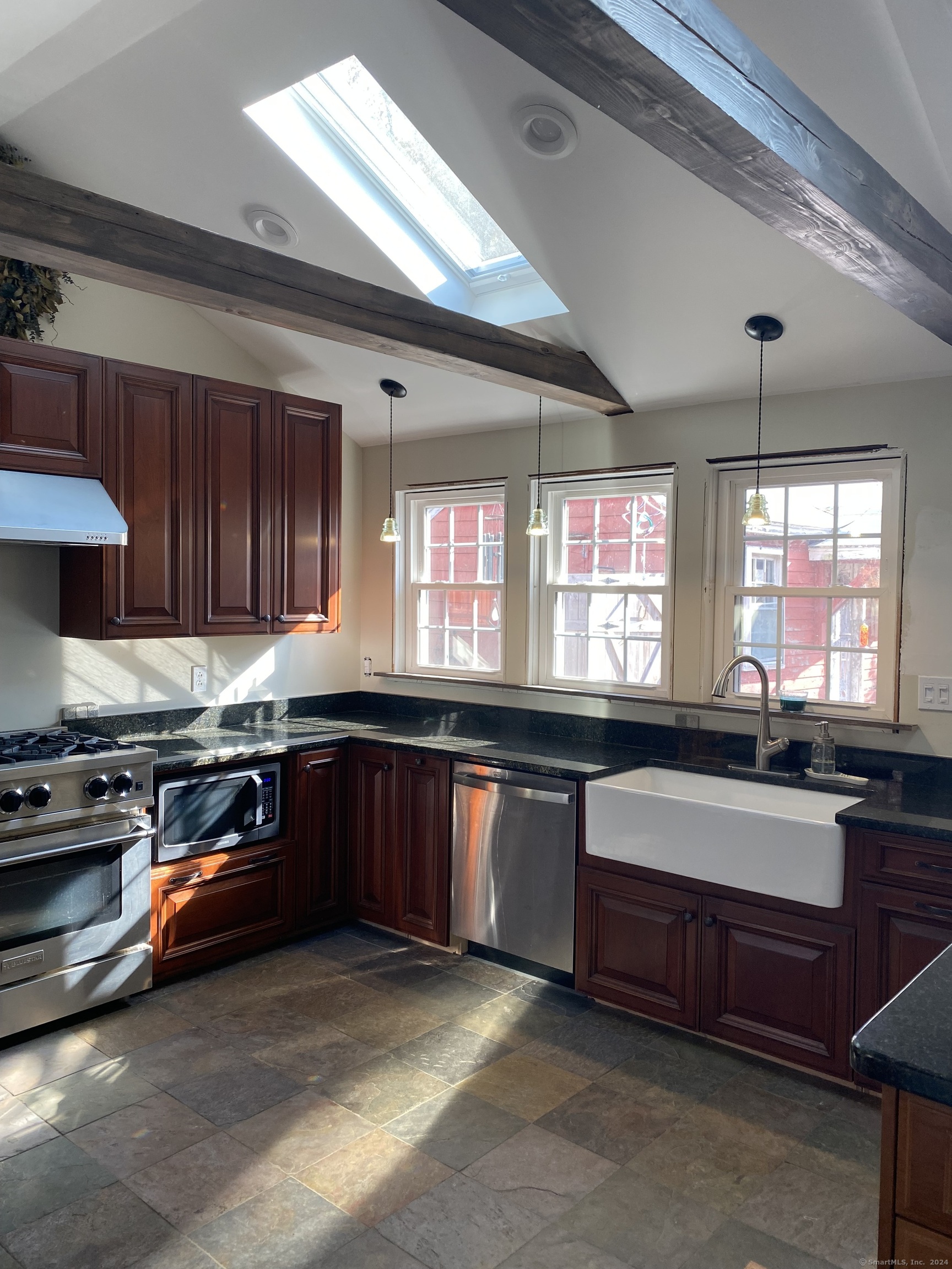 37 Hurd Bridge Road Clinton, CT 06413 - Photo 1 of 1