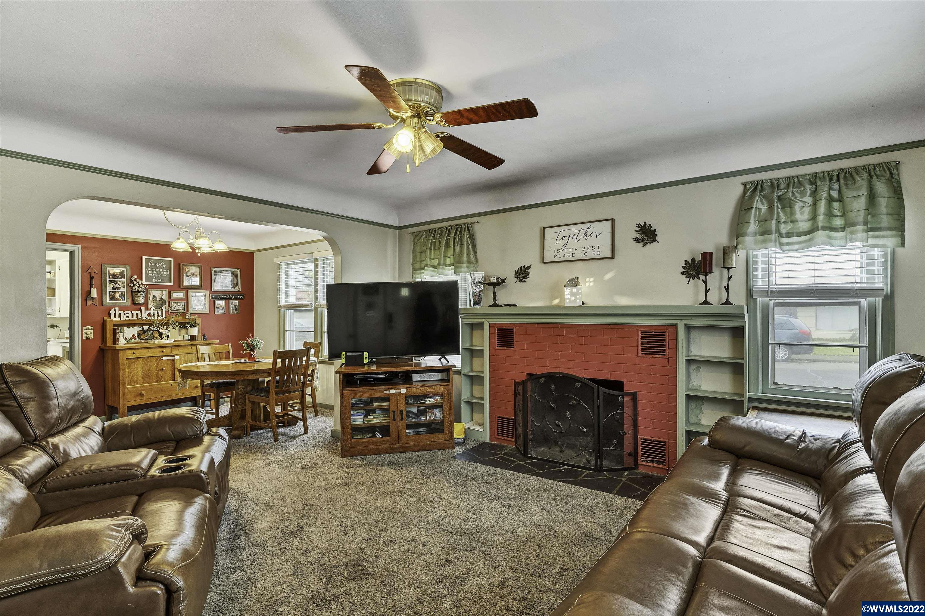 1590 Southwest Ellis Street Dallas, OR 97338 - Photo 7 of 36 Gallery Image 7