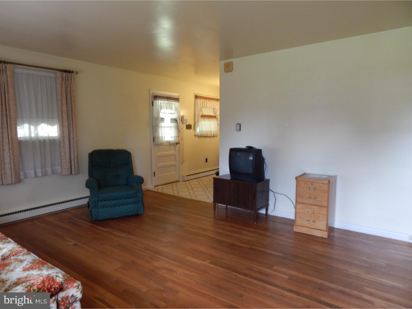 2559 Crownview Road Pottstown, PA 19464 - Photo 3 of 12 Gallery Image 3
