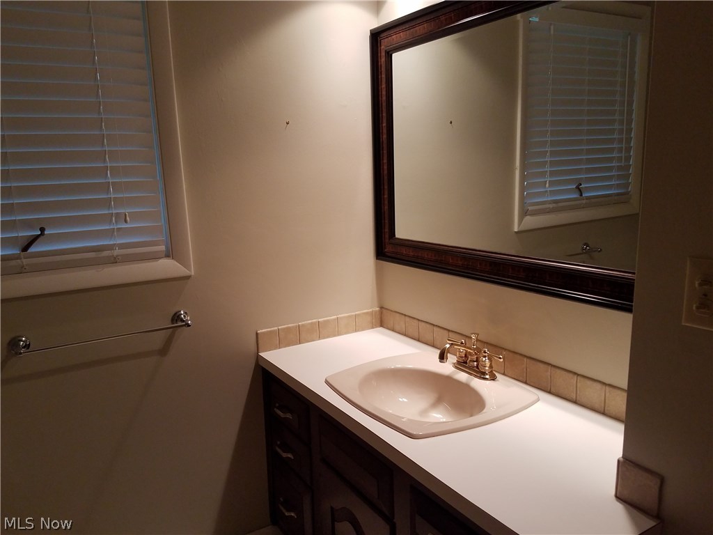 313 Trunko Road Akron, OH 44333 - Photo 9 of 10 Gallery Image 9