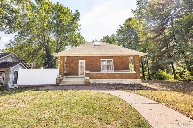 $185,000 | 8 Kircher Place, Belleville, IL 62220