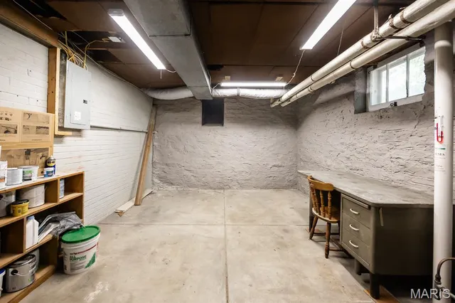 $185,000 | 8 Kircher Place, Belleville, IL 62220