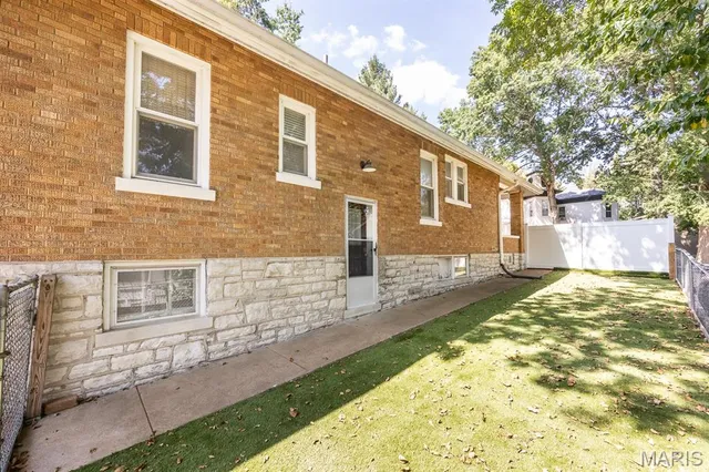 $185,000 | 8 Kircher Place, Belleville, IL 62220