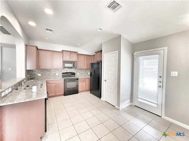 $1,695 | 761 Wolfeton Way, New Braunfels, TX 78130