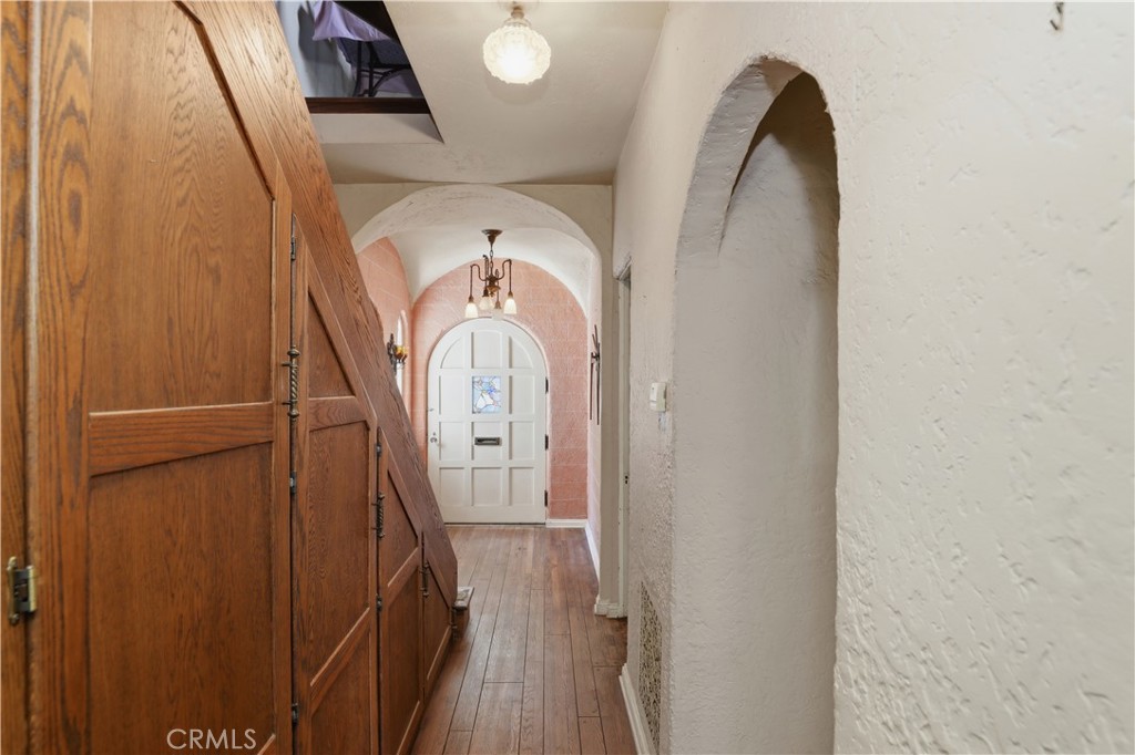 4579 University Riverside, CA 92501 - Photo 12 of 44 hallway