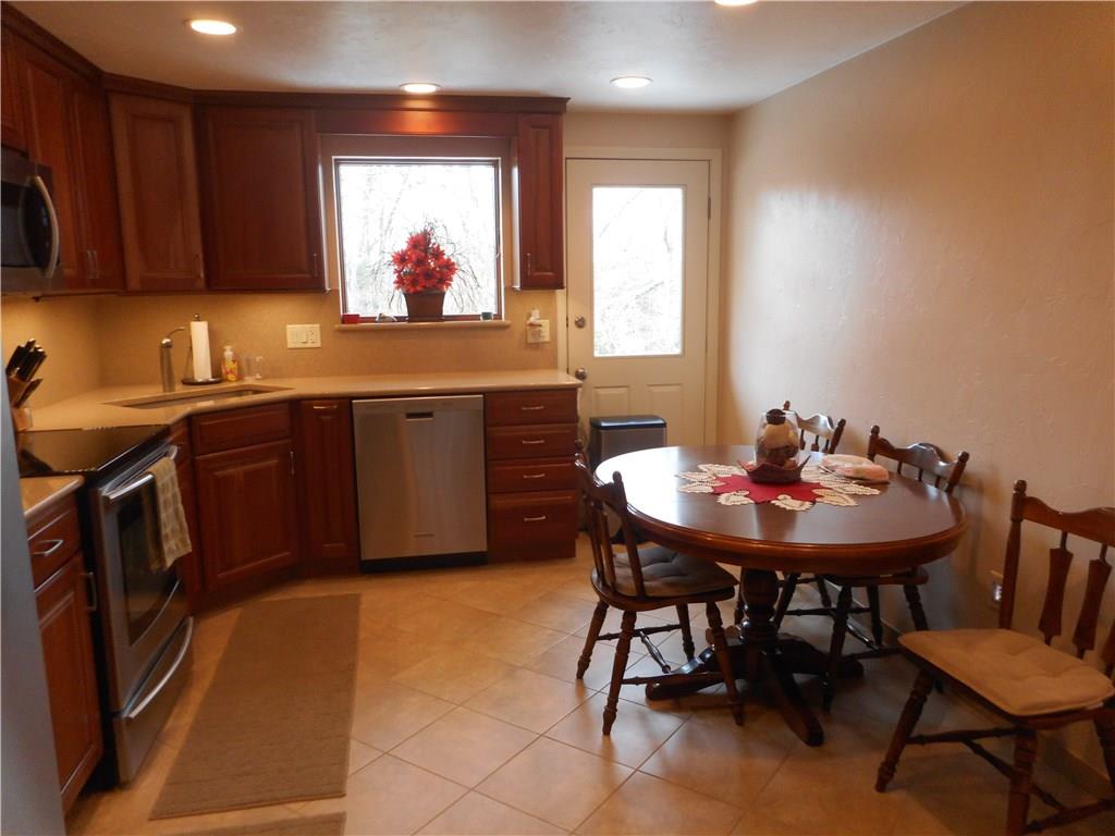 1183 La Salle Road Monroeville, PA 15146 - Photo 3 of 19 Eat-in kitchen with corner sink - Great natural lighing