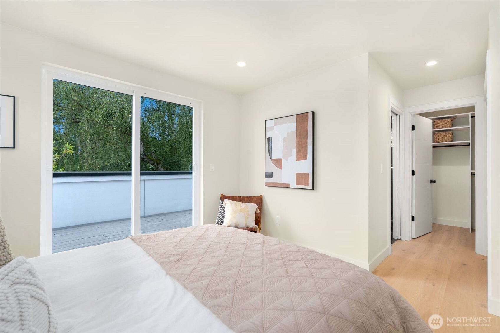 4413 50th Avenue Southwest Seattle, WA 98116 - Photo 15 of 36