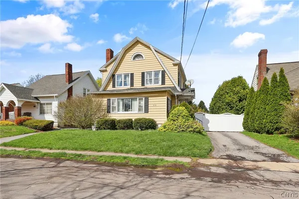 $195,000 | 210 Willumae Drive, Syracuse, NY 13208