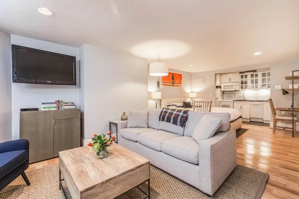 $2,250 | 431 Shawmut Avenue, Unit 1, Boston, MA 02118