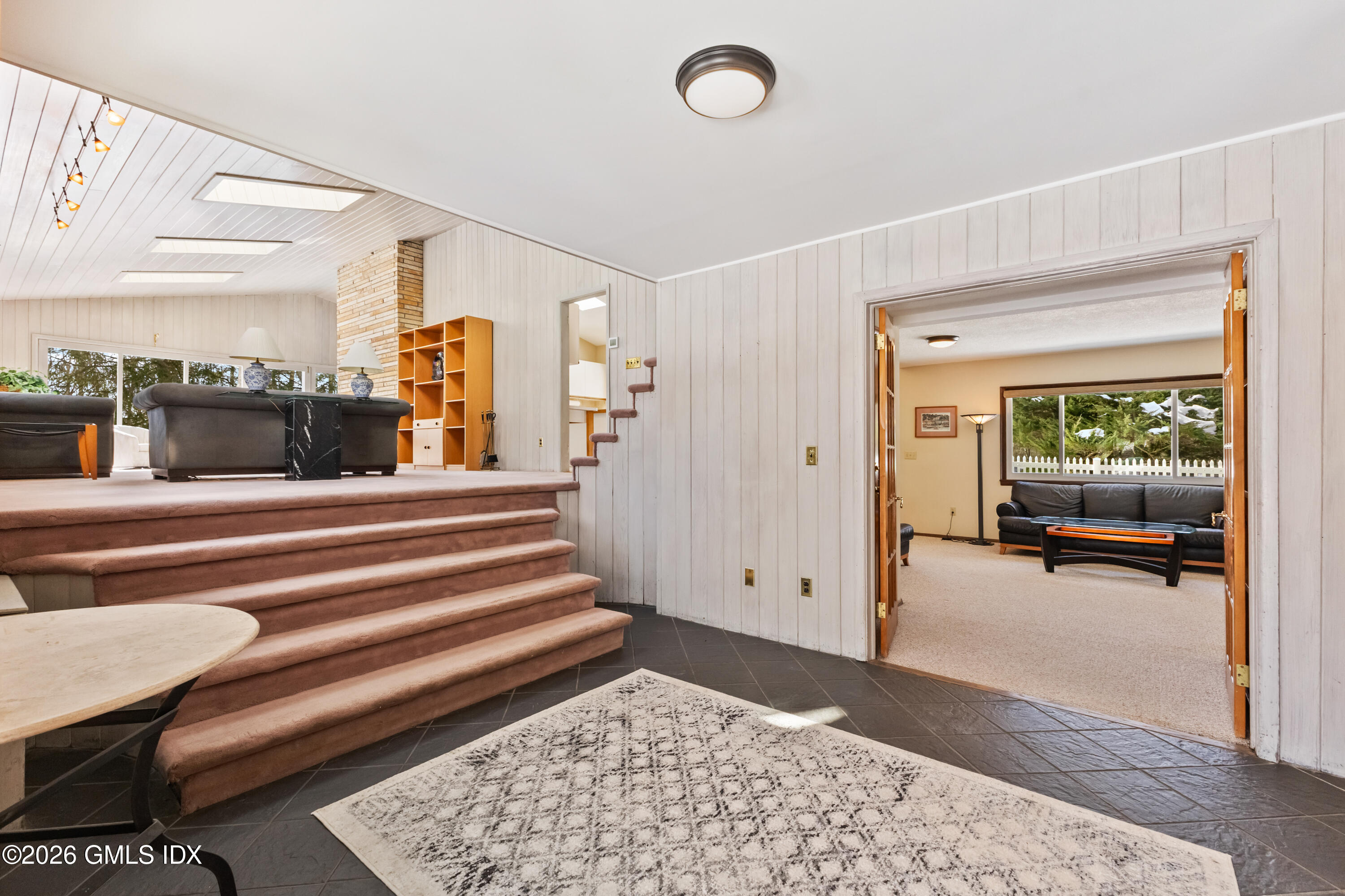 5 Old Wagon Road Stamford, CT 06903 - Photo 5 of 38 45