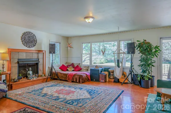 $737,000 | 3 Taproot Trail, Barnardsville, NC 28709