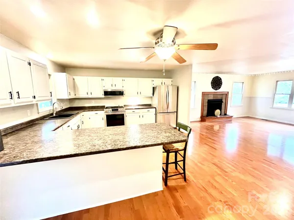 $737,000 | 3 Taproot Trail, Barnardsville, NC 28709