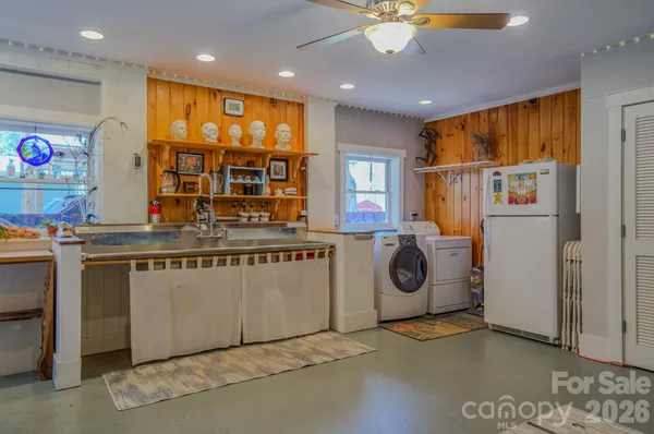 $737,000 | 3 Taproot Trail, Barnardsville, NC 28709