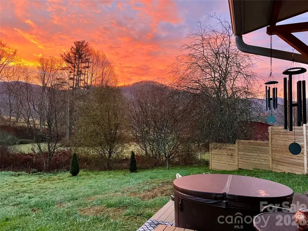 $737,000 | 3 Taproot Trail, Barnardsville, NC 28709