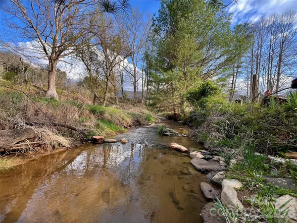 $737,000 | 3 Taproot Trail, Barnardsville, NC 28709