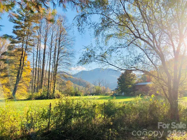 $737,000 | 3 Taproot Trail, Barnardsville, NC 28709