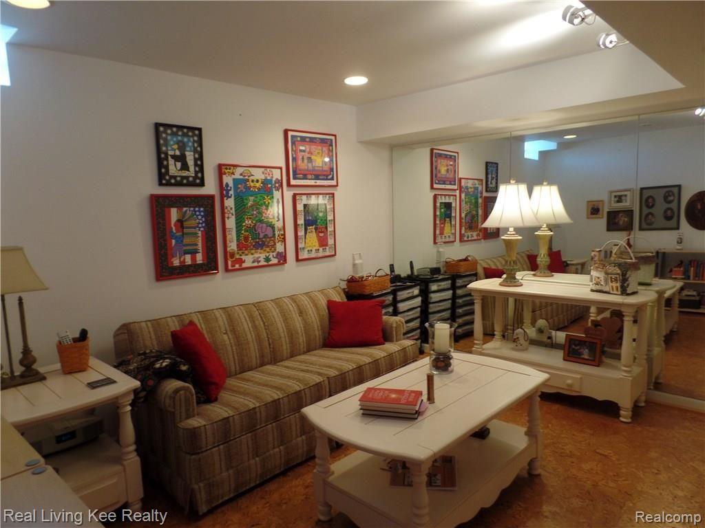 1910 Dunham Drive, Unit 11 Rochester, MI 48306 - Photo 56 of 58 SAM_1285.JPG
