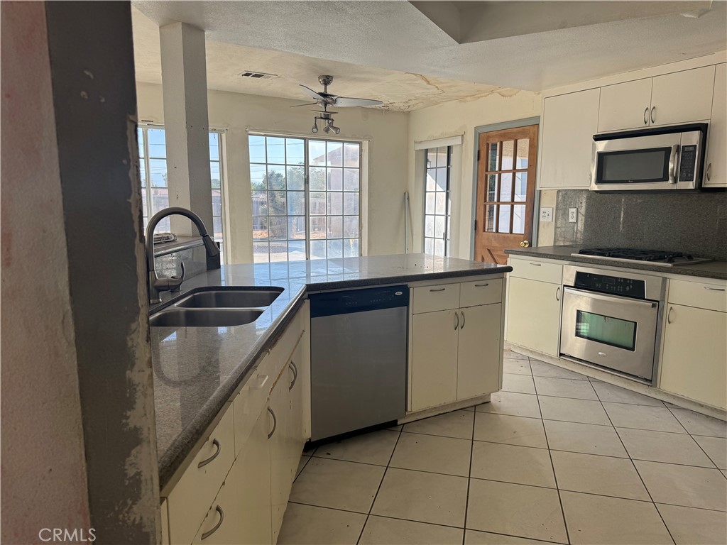 20635 Tonawanda Road Apple Valley, CA 92307 - Photo 6 of 14