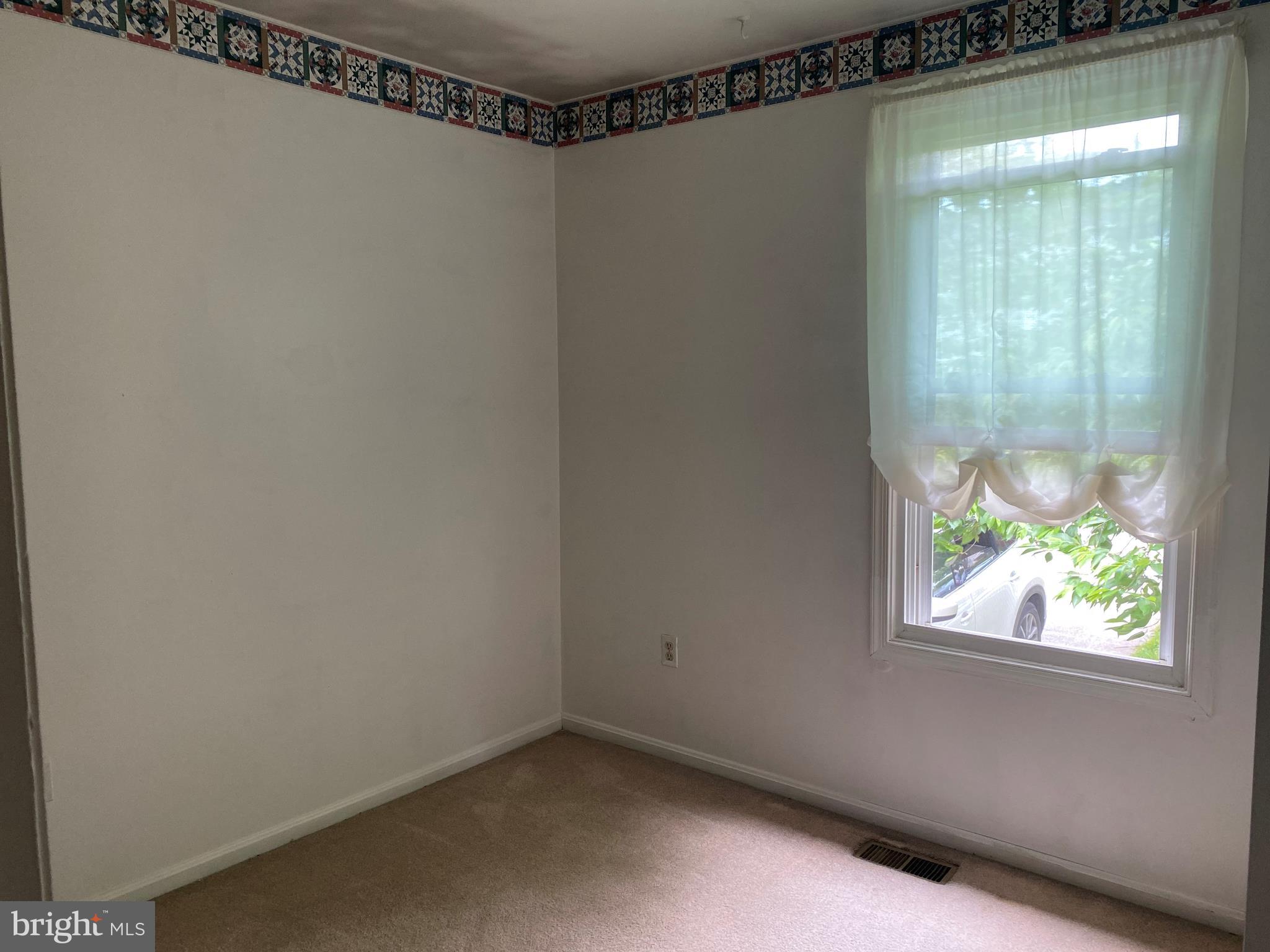 2028 Putnam Road Baltimore, MD 21227 - Photo 17 of 31 2nd Bedroom