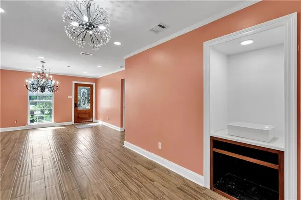 $407,000 | 4429 Lake Villa Drive, Metairie, LA 70002