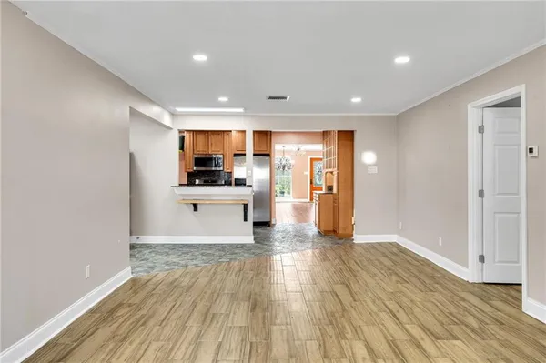 $407,000 | 4429 Lake Villa Drive, Metairie, LA 70002