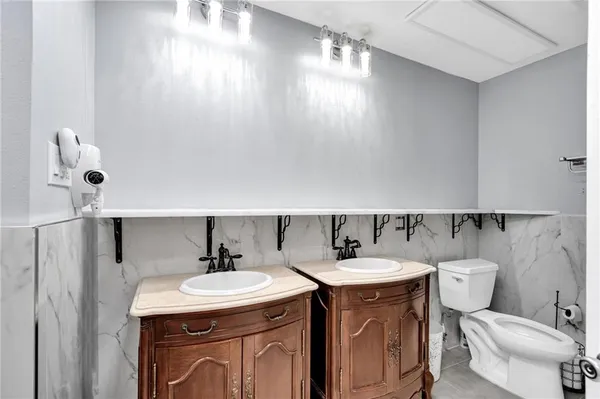 $407,000 | 4429 Lake Villa Drive, Metairie, LA 70002
