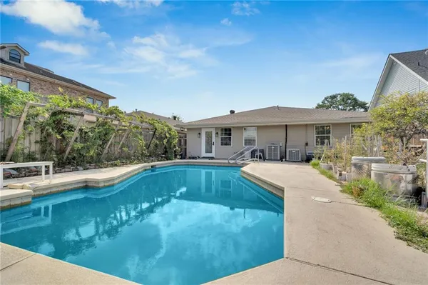 $407,000 | 4429 Lake Villa Drive, Metairie, LA 70002