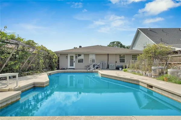 $407,000 | 4429 Lake Villa Drive, Metairie, LA 70002