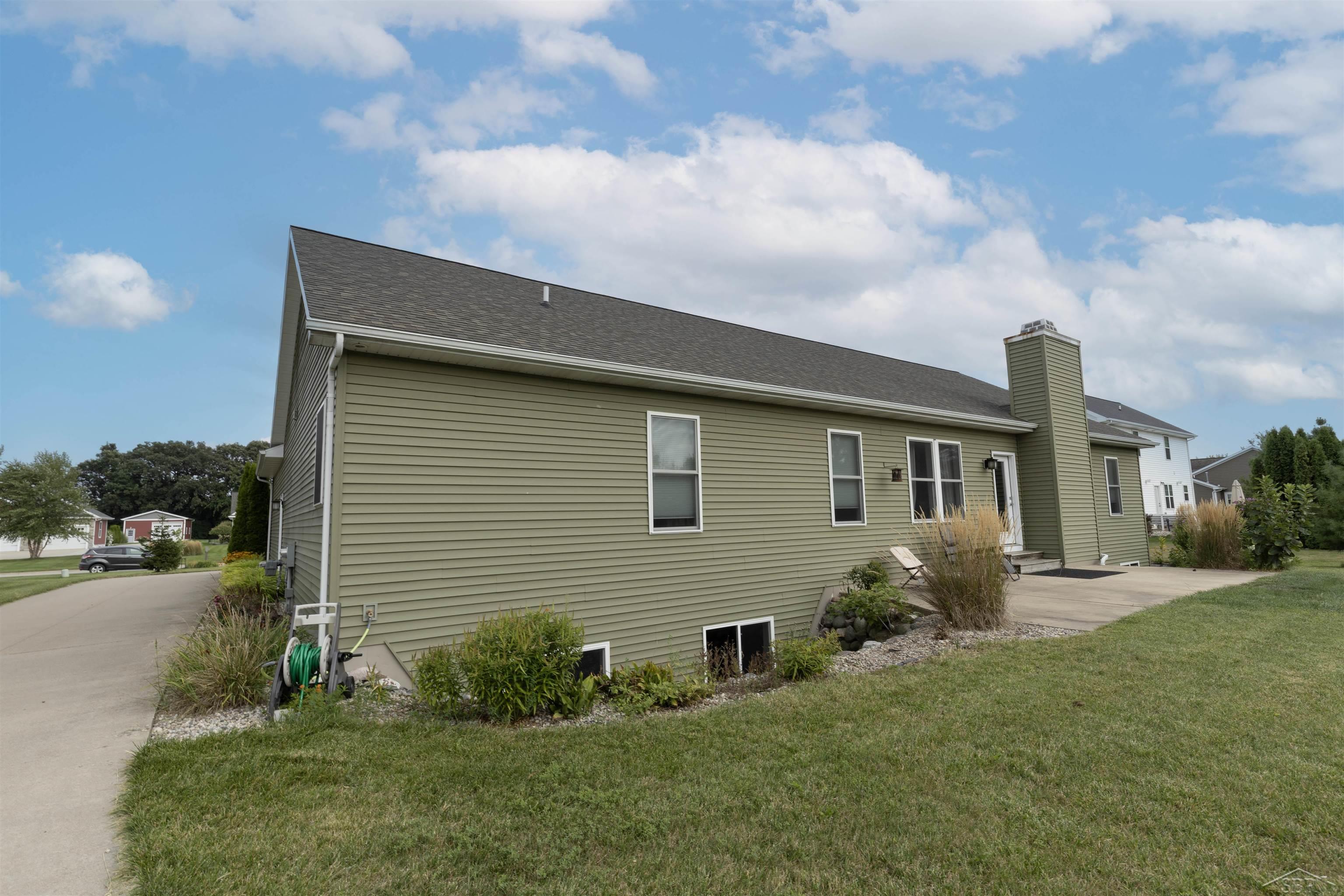 8295 Summer Ridge Court Freeland, MI 48623 - Photo 7 of 59 50152920-3875a73a-33e7-4d90-838e-5914bd3c9bb3.JPG