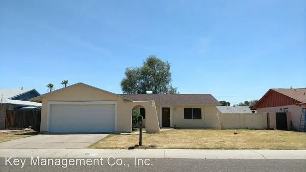 $1,695 | 5733 West Beck Lane, Glendale, AZ 85306