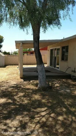 $1,695 | 5733 West Beck Lane, Glendale, AZ 85306