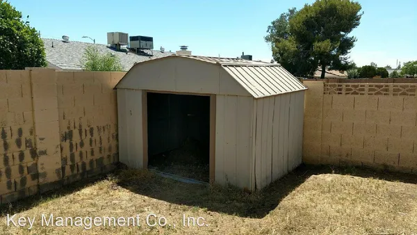 $1,695 | 5733 West Beck Lane, Glendale, AZ 85306