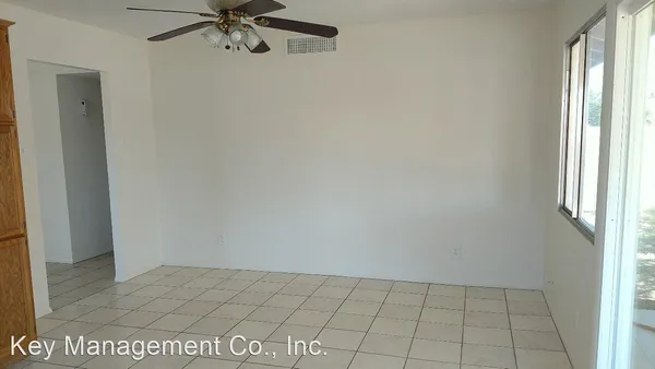 $1,695 | 5733 West Beck Lane, Glendale, AZ 85306