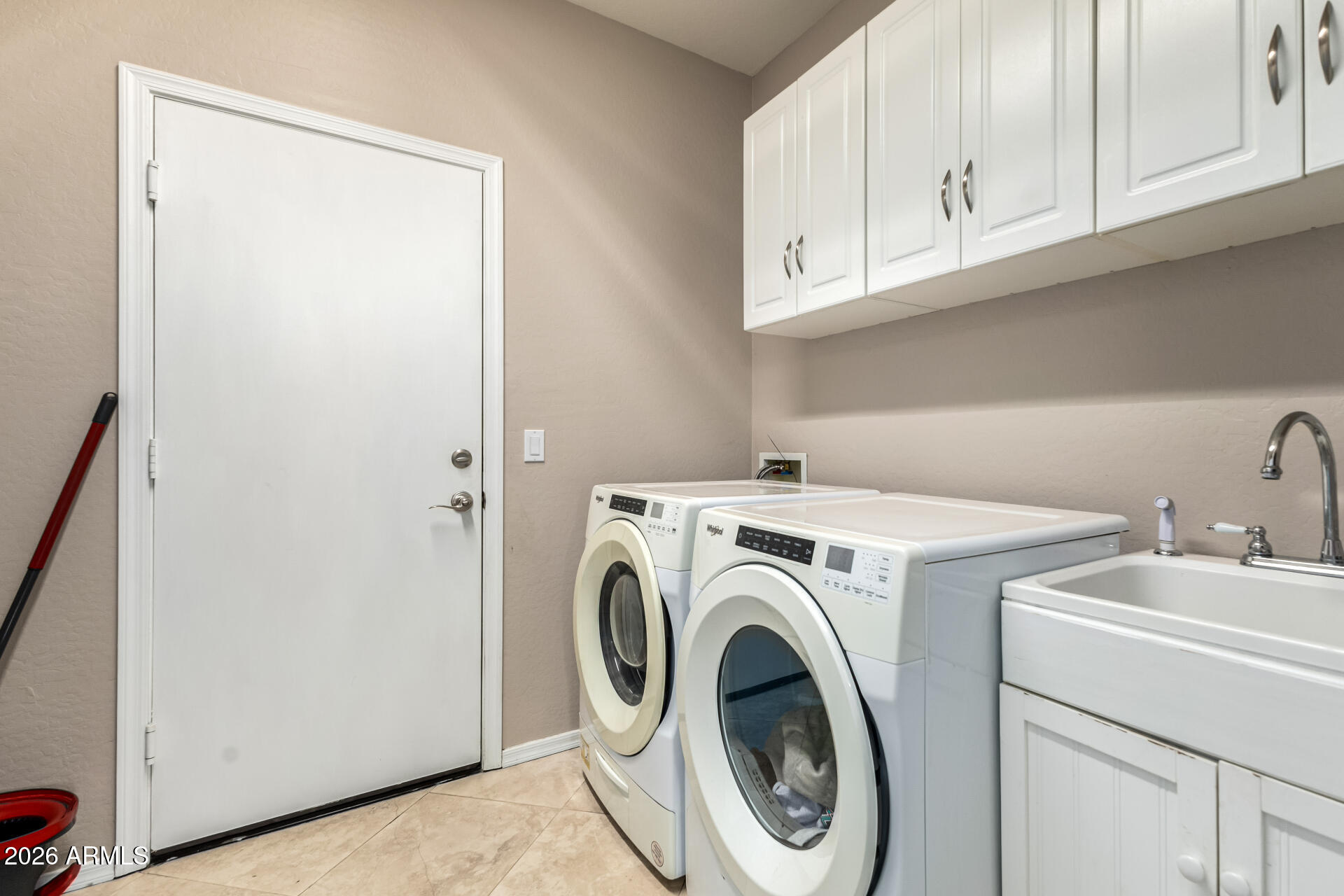 24541 Plum Road Florence, AZ 85132 - Photo 39 of 47 a utility room with dryer and washer