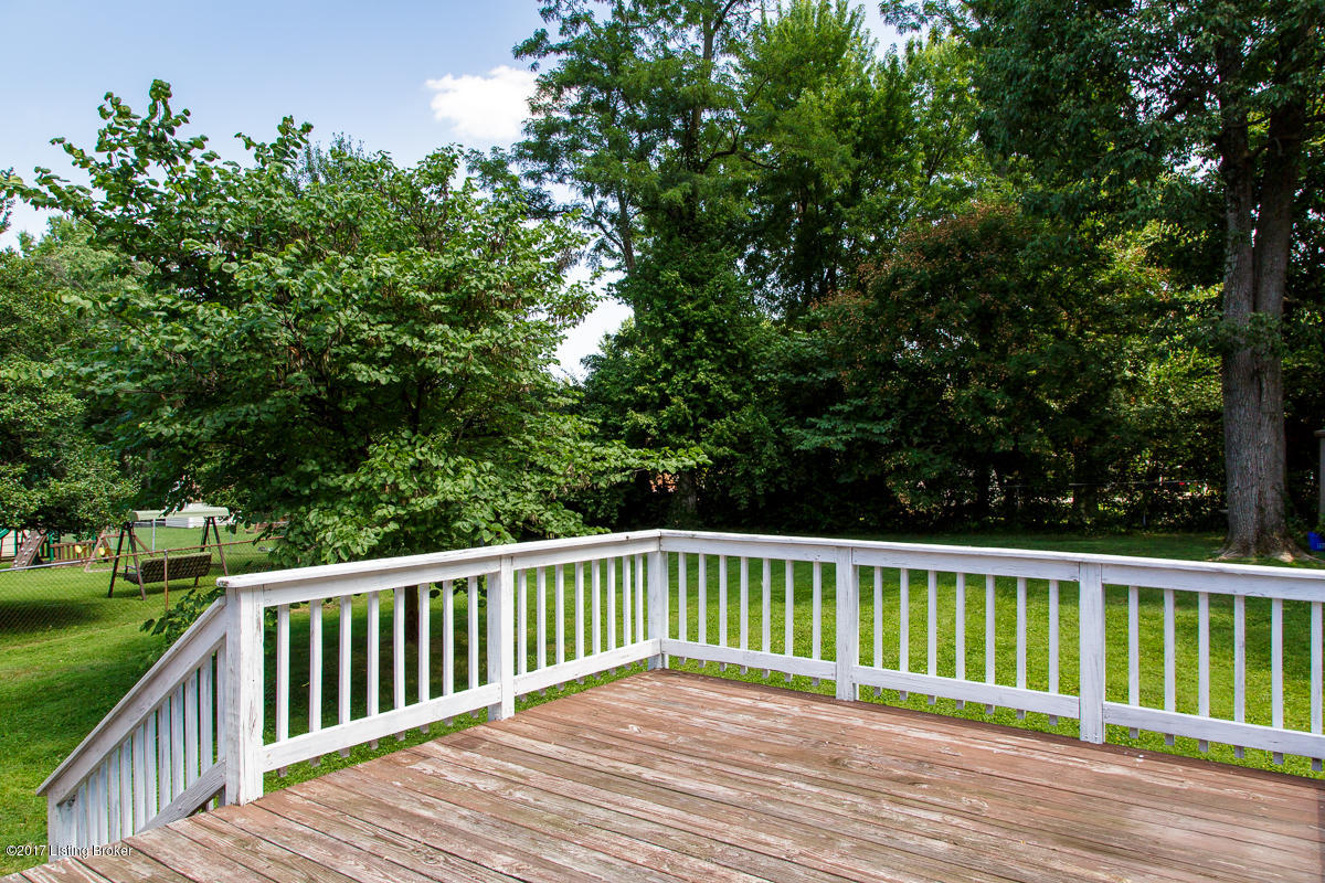 3803 Modesto Road Jeffersontown, KY 40299 - Photo 33 of 38 Deck 2