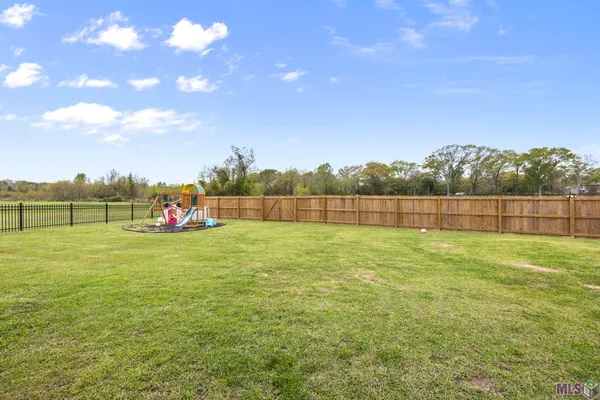 $299,999 | 3439 Inwood Court, Zachary, LA 70791