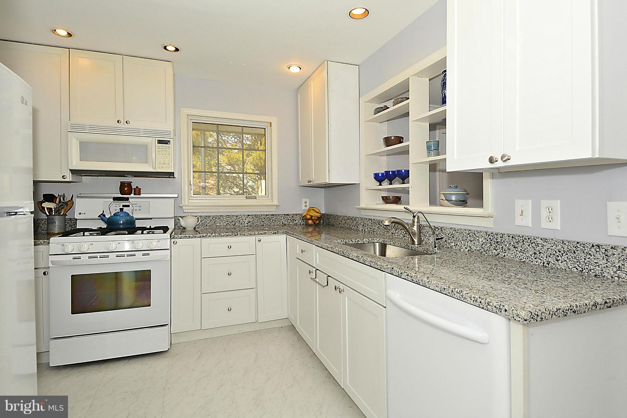 7913 Fairfax Road Alexandria, VA 22308 - Photo 10 of 29 Kitchen