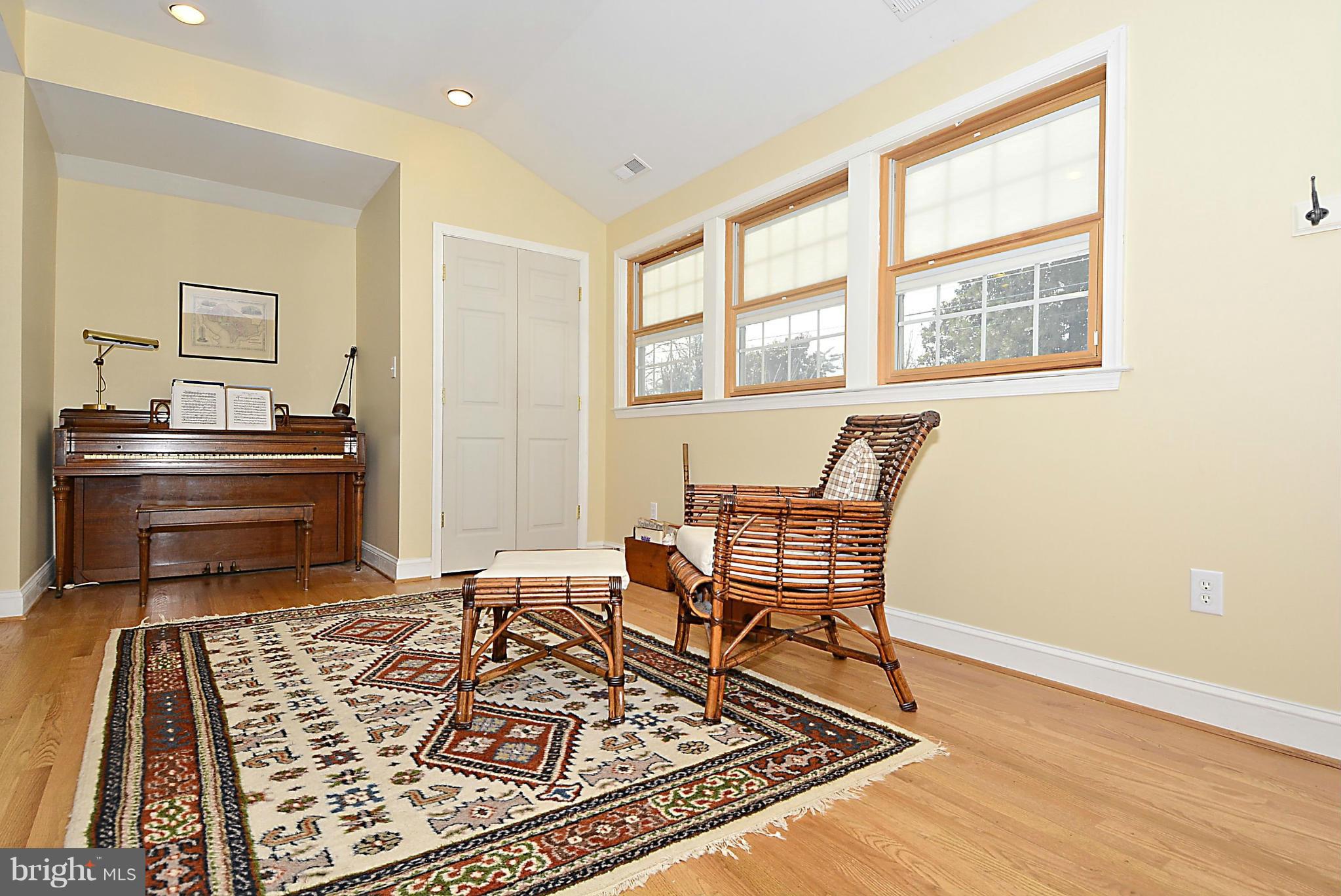 7913 Fairfax Road Alexandria, VA 22308 - Photo 21 of 29 Bedroom 4