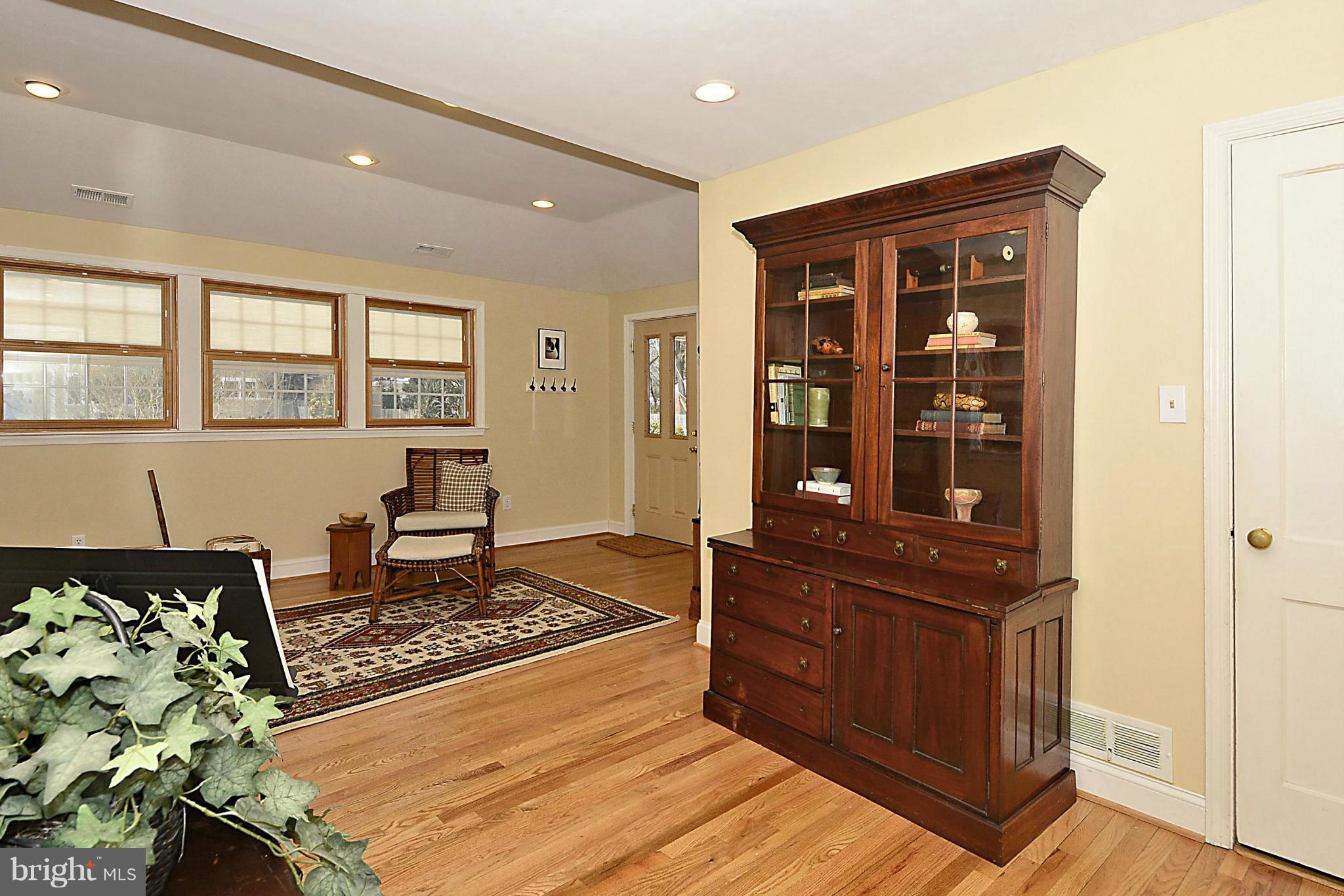 7913 Fairfax Road Alexandria, VA 22308 - Photo 23 of 29 Bedroom 4