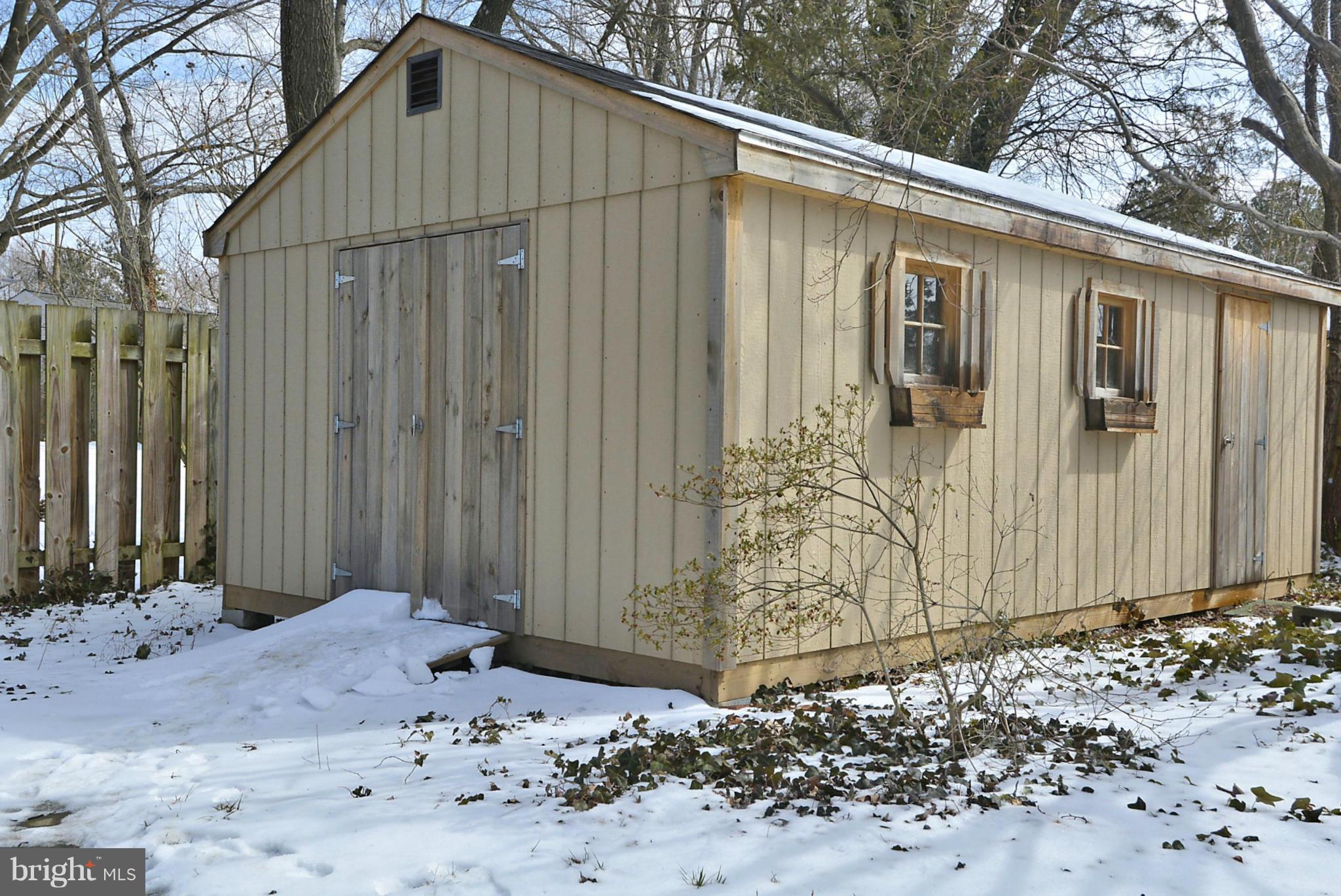 7913 Fairfax Road Alexandria, VA 22308 - Photo 26 of 29 Backyard shed