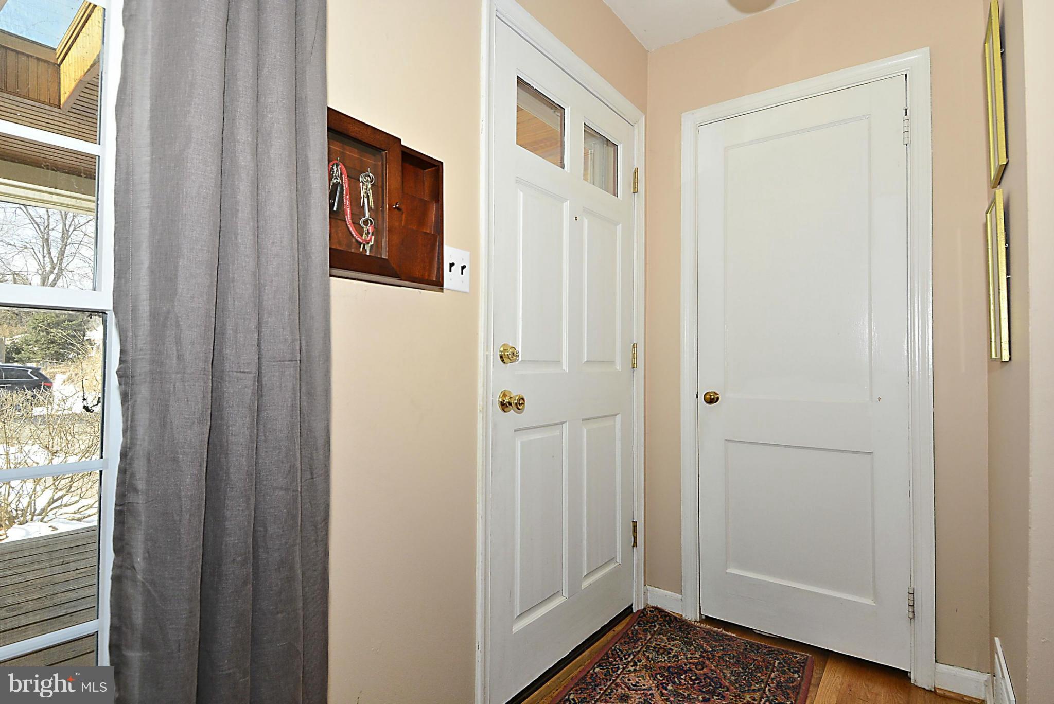 7913 Fairfax Road Alexandria, VA 22308 - Photo 5 of 29 Front Door/Entry